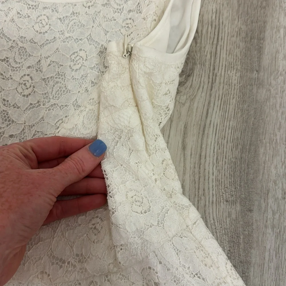 Monteau large lace